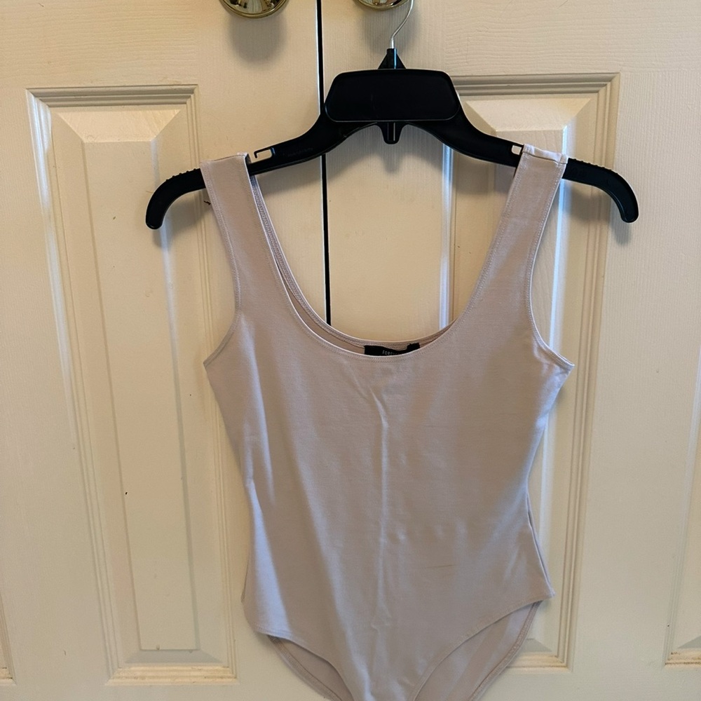 One piece - Picture 2 of 2